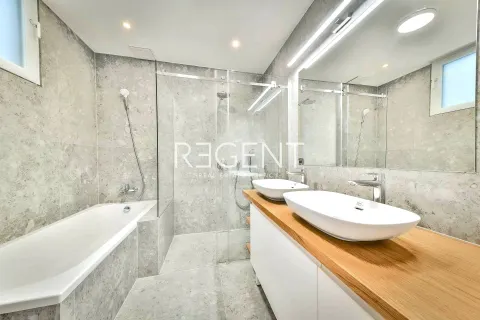 Zagreb, Ban Centar – Trosoban stan 131 m2