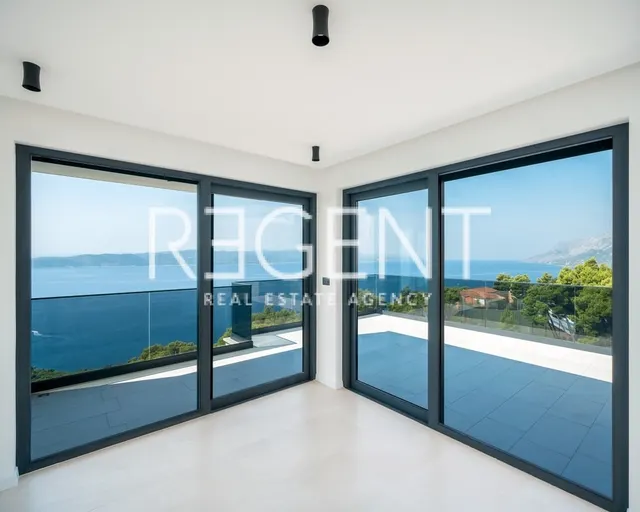 Makarska, Brela - Luksuzna vila s panoramskim pogledom na more 317 m2