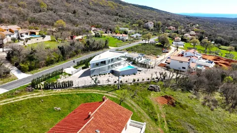 Istra, Labin - Luksuzna vila suvremenog dizajna s pogledom na more 225 m2