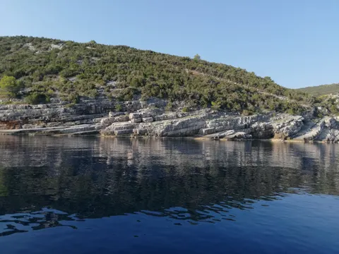 Hvar - Atraktivno zemljište uz more 74765 m2