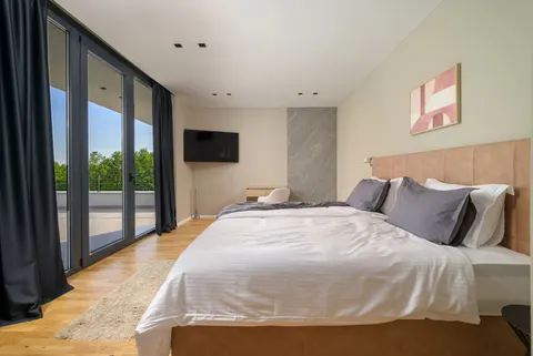 Istra, Grožnjan - Luksuzna dizajnerska vila 682 m2 novogradnja