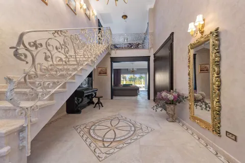 Šibenik, Vodice - luksuzna vila s bazenom i panoramskim pogledom 530m2