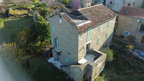 Istra, Brič - Prekrasna kamena kuća 270 m2