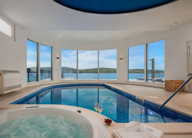 Šibenik - Prekrasna luksuzna vila uz more 1000 m2