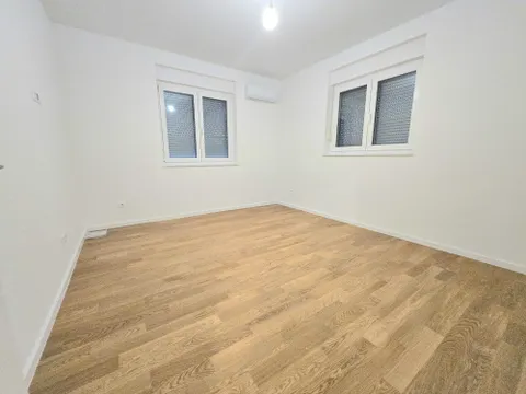 Sveta Nedelja, Kerestinec- Trosoban stan 100 m2