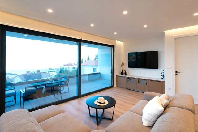 Opatija – Moderan trosoban stan s pogledom na more 139,9 m2