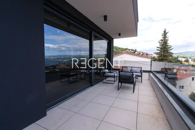 Opatija – Moderan trosoban stan s pogledom na more 128,52 m2