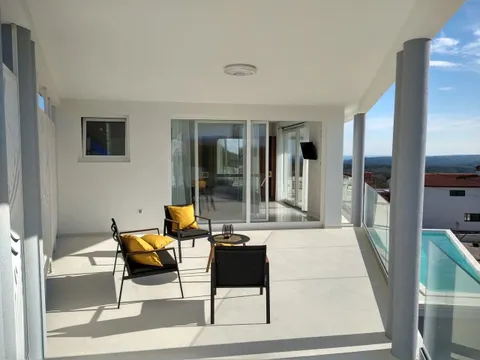 Istra, Labin - Luksuzna vila suvremenog dizajna s pogledom na more 225 m2