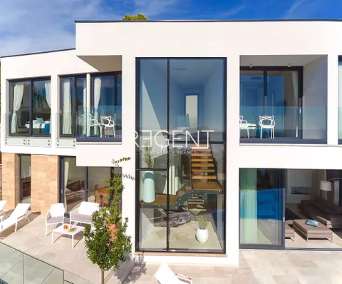 Hvar – Moderna vila s pogledom na more 195 m2