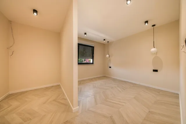 Trogir - Nova moderna vila od 300m2 s bazenom i jacuzzijem