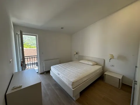 Split, Podstrana - Kuća sa tri stambene jedinice i pogledom na more 340m2