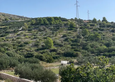 Trogir, Seget Vranjica - građevinsko zemljište 7400 m2