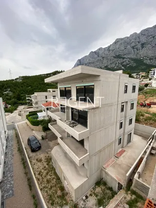 Makarska, Veliko Brdo - zgrada u izgradnji sa 6 stanova, 588 m2