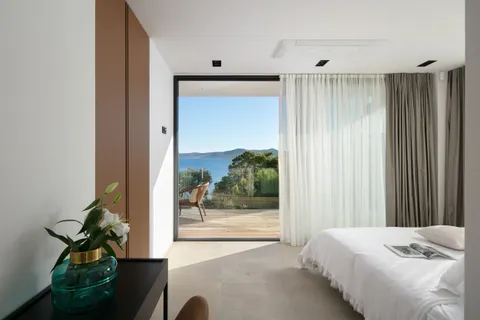 Sukošan – Luksuzna moderna vila s bazenom 495 m2