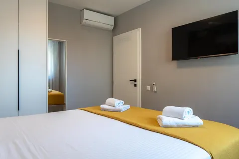 Zadar, Vrsi - Luksuzna vila s bazenom, novogradnja