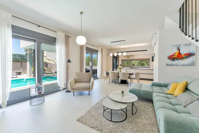 Istra, Pula - Luksuzna vila 250 m2 s pogledom na Brijune
