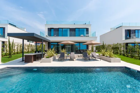 Istra, Poreč – Dizajnerska vila s pogledom na more 310 m2