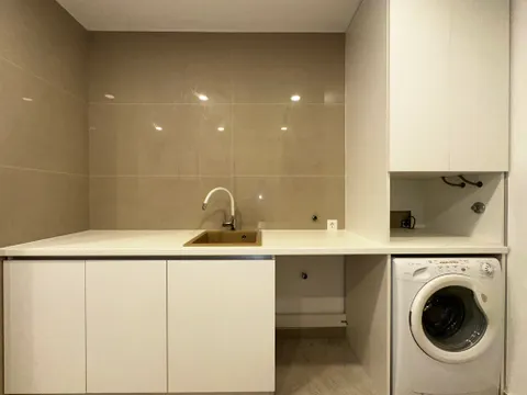 Split, Podstrana - Kuća sa tri stambene jedinice i pogledom na more 340m2