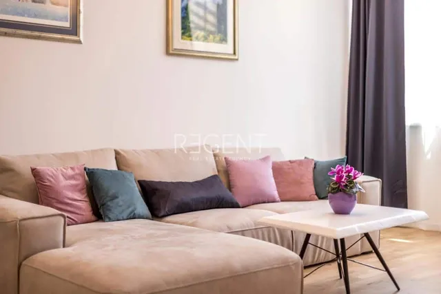 Split, Žnjan - Luksuzan dvosoban penthouse 70 m2 sa terasom