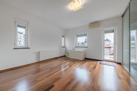 Zagreb, Lašćina - Obiteljska kuća na vrhunskoj lokaciji 440 m2