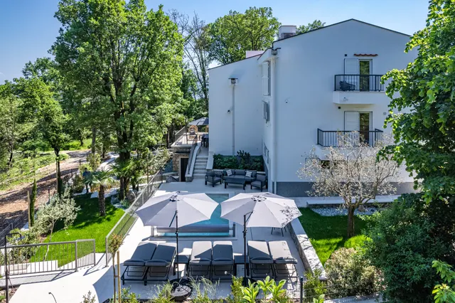 PRIVATNO: Kvarner, Opatija - Luksuzna vila na prekrasnoj lokaciji