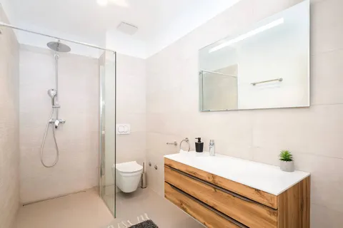 Otok Brač, Milna – Novoizgrađena luksuzna vila od 370m2 s velikim hidromasažnim bazenom