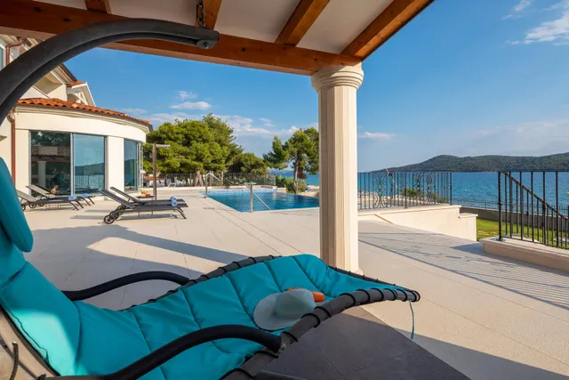 Šibenik - Prekrasna luksuzna vila uz more 1000 m2