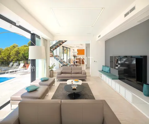Hvar – Moderna vila s pogledom na more 195 m2
